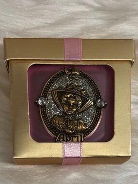 Disney April Birthstone Diamonds Mary Poppins Framed Limited Release Pin